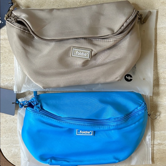 NWT! Foldie Crossbody Bags Azur & Beige - Picture 2 of 5